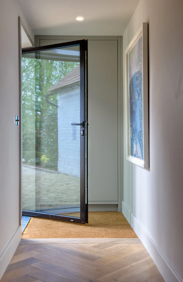 Aluminium casement door