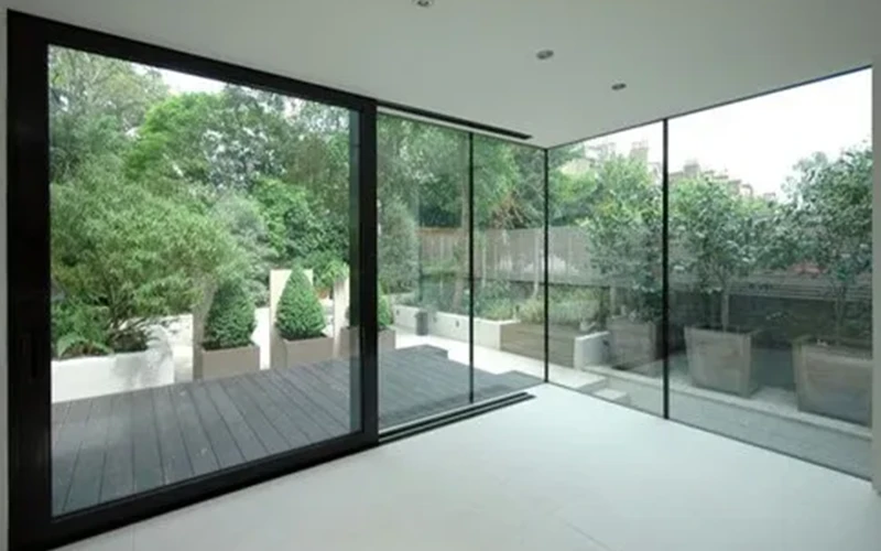 Minimal slim-frame sliding windows