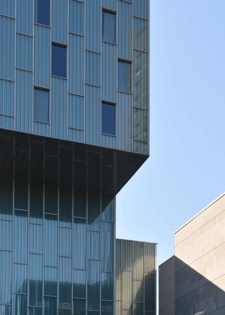 Unitised aluminium and glass façade on a commercial tower